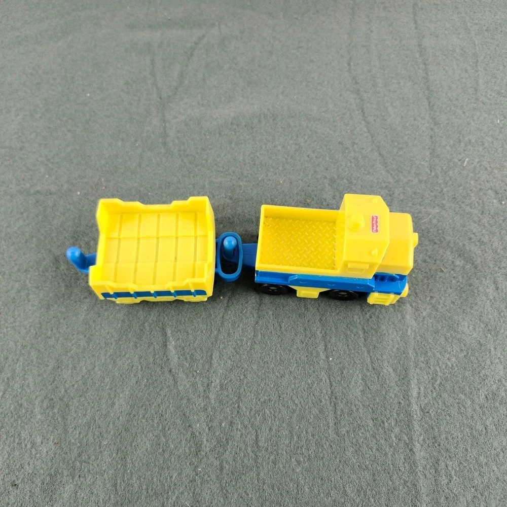 GeoTrax Freightway Transport Push Truck Tractor Trailer Fisher-Price Yellow Blue